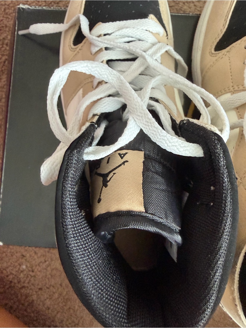women's Nike Air Jordan 1 Mid Desert Sail sneakers - Picture 4 of 8